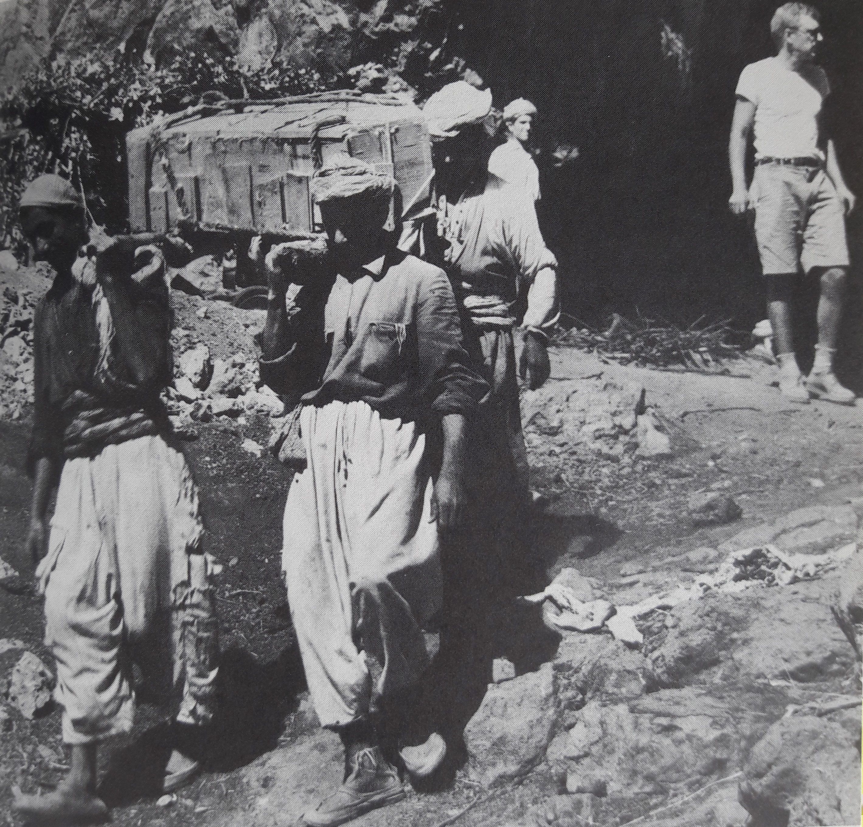 Black and white photo of excavations at the Shanidar Cave between 1951 and 1960. Black and white photo of excavations at the Shanidar Cave between 1951 and 1960.