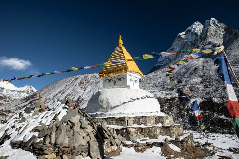 A Tibetan Buddhist stupa above the village of Dingboche (altitude 4,800 meters) on the way to Everest Base camp in the Khumbu region of Nepal. 
