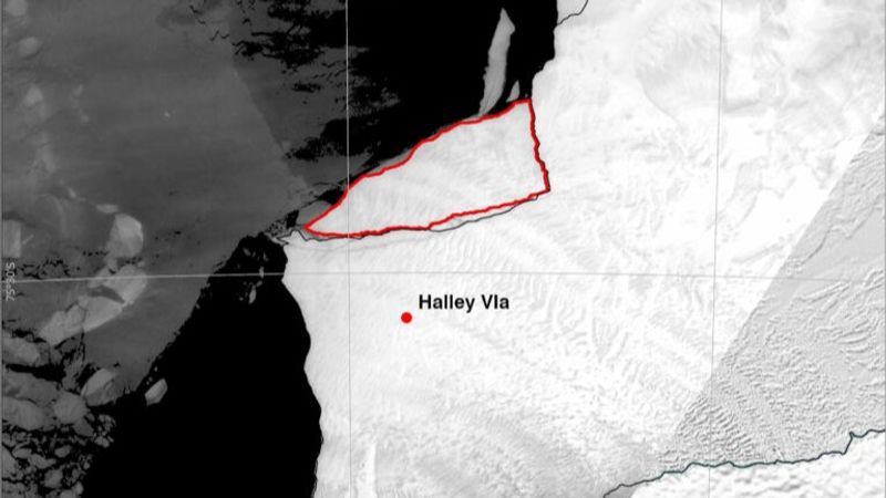 The red outline shows the chunk of ice, now known as iceberg A-83, breaking off from the Brunt Ice Shelf.