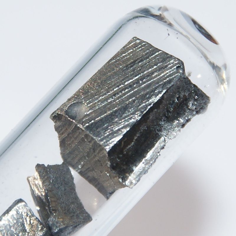 Ultrapure neodymium