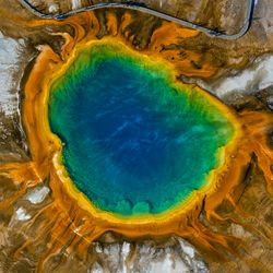 Rainbow hot springs of Yellowstone 